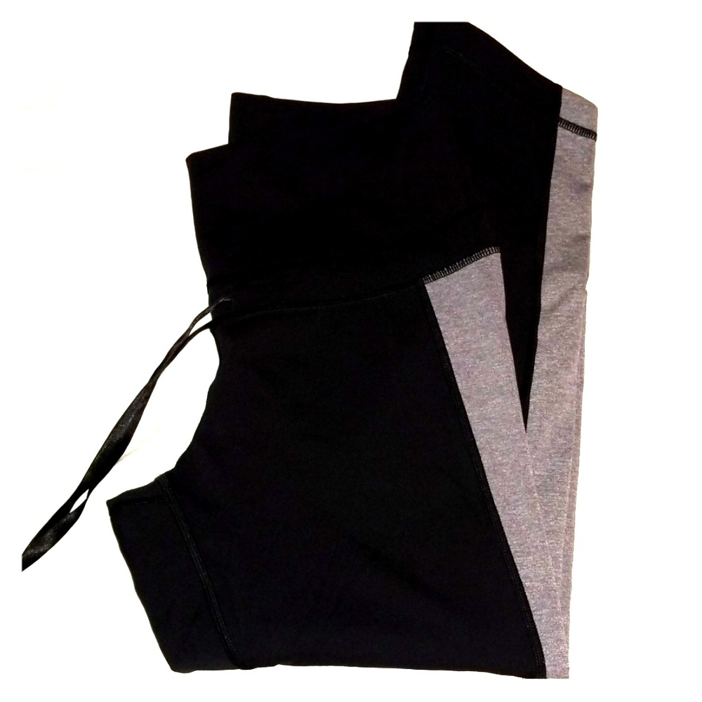 Lululemon Capri Pant Size Medium